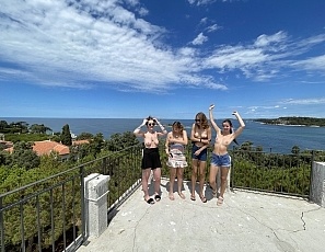 052423_4girl_naked_sunbathing_and_swimming_on_island_vacation_with_sammy_adriana_miss_pussycat_rebeka_ruby